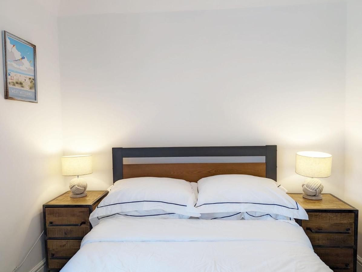 Malthouse Cottage Уэст-Уиттеринг Экстерьер фото